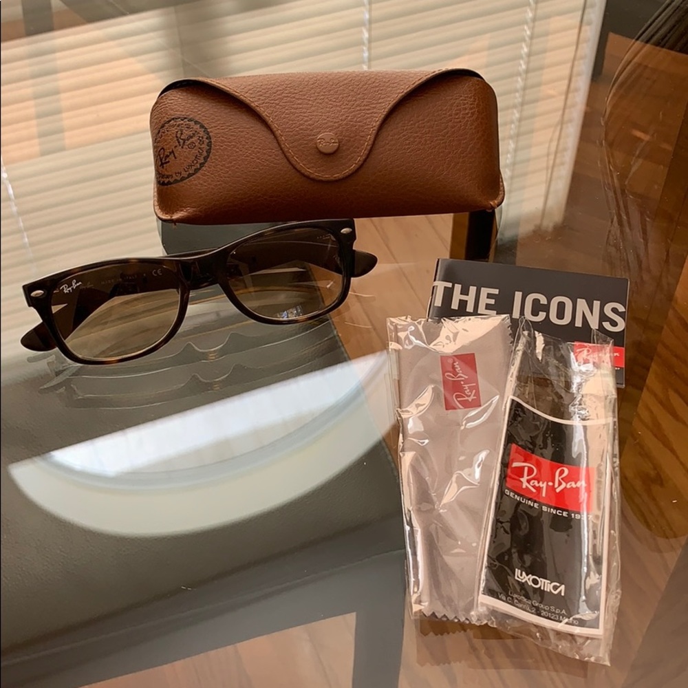 Ray Ban NWOT NEW WAYFARER